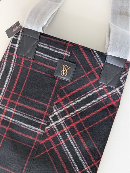 Сумка VICTORIA'S SECRET Plaid Tote Bag  430036QAKOS фото