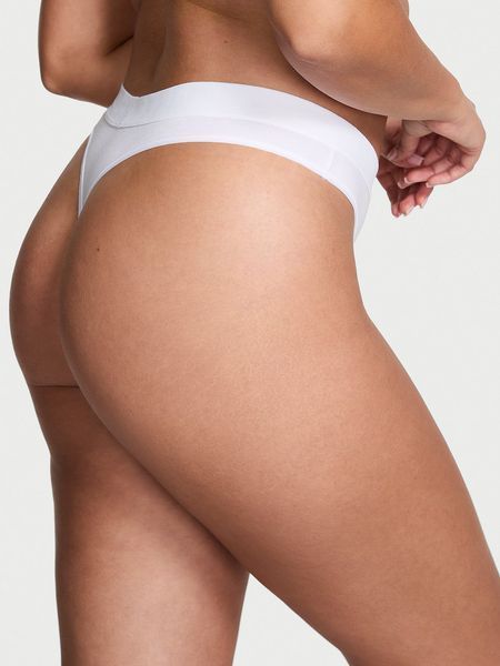 Трусики VICTORIA'S SECRET Logo Cotton Shine Patch Thong Panty 431953QBF фото