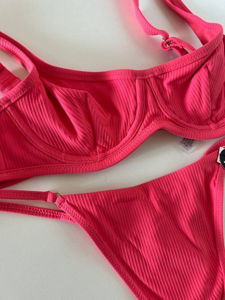 Купальник VICTORIA'S SECRET Two-Tone Rib Underwire Bikini Top & Thong Bikini Bottom  423538QDX фото