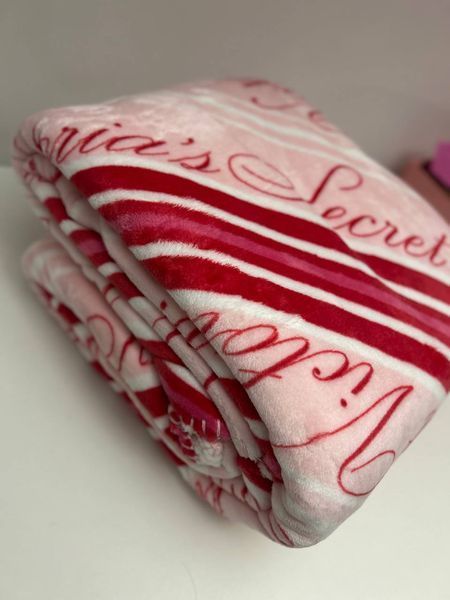 Плед VICTORIA'S SECRET Cozy-Fleece Blanket 903828QR2 фото