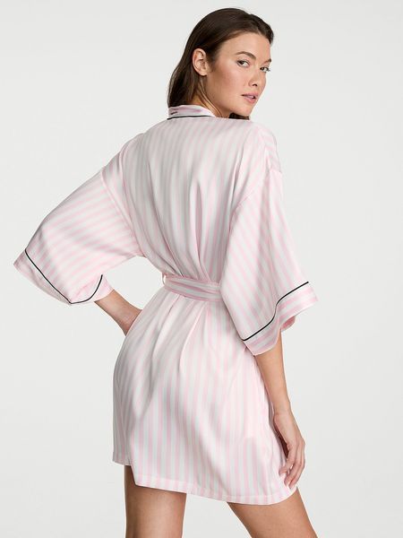 Сатиновий халат VICTORIA'S SECRET Signature Satin Short Piped Robe  417427SS9 фото