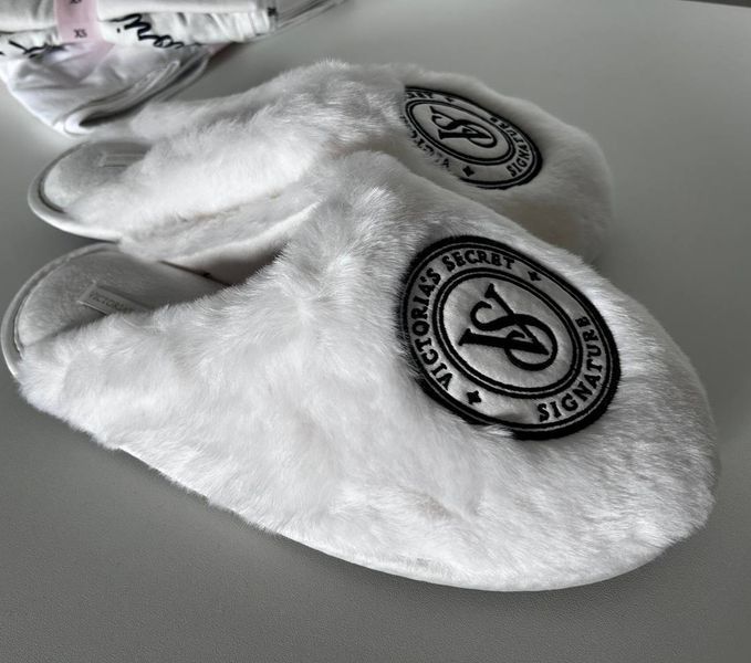 Тапочки VICTORIA'S SECRET Closed-Toe Faux Fur Slippers 420792Q9Z фото